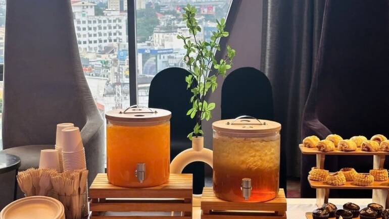 Tiệc teabreak tiết kiệm và chuyên nghiệp: Chọn combo sẵn có từ Chiếc Hộp Xanh