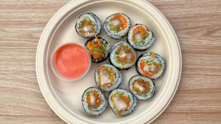 Dĩa bã mía là gì? Vì sao đang thay thế dĩa nhựa trong F&B?